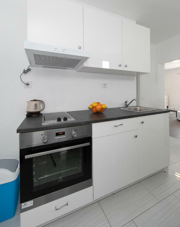 Apartmani Marija Jakir Brela Eksteriør bilde
